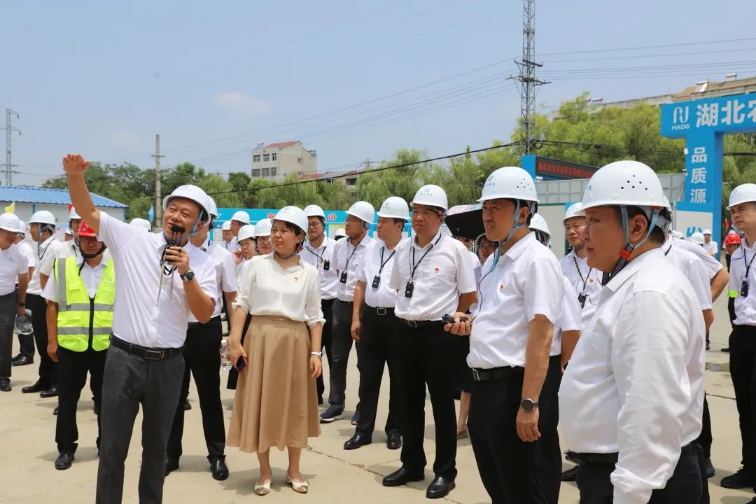 錨定目標 堅定信心 全面完成今年各項任...